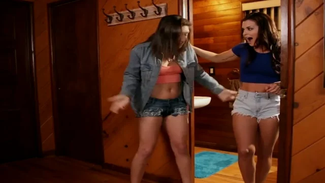 Писинг и сквирт красивых лесбиянок смотреть в hd